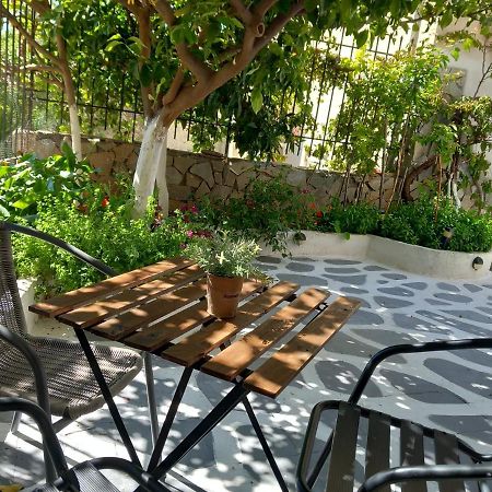 Studio In Garden Порос Экстерьер фото