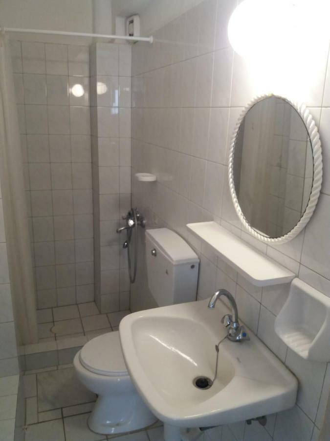 Studio In Garden Порос Экстерьер фото
